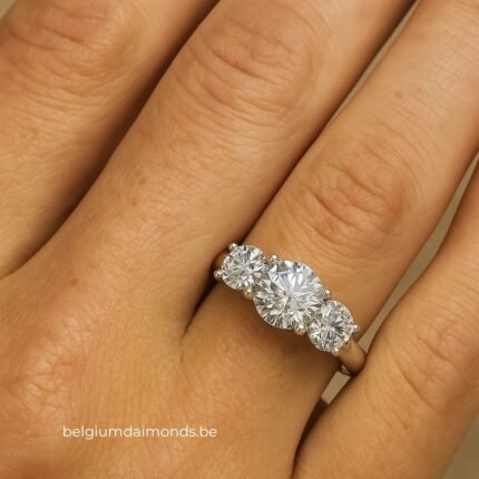 Bague trilogie avec diamants ronds